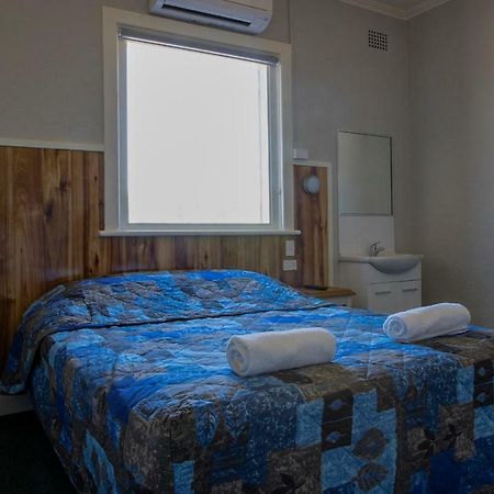 Criterion Hotel Gundagai Buitenkant foto