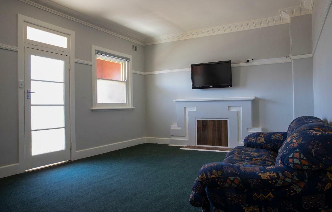 Criterion Hotel Gundagai Buitenkant foto